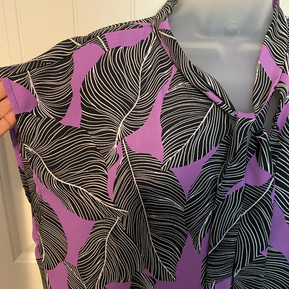 Beautiful blouse - Picture 3 of 5